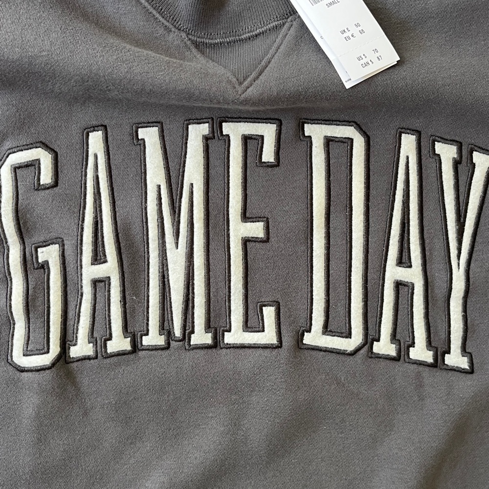 Abercrombie & Fitch Game Day Sunday Crew. - Picture 3 of 9